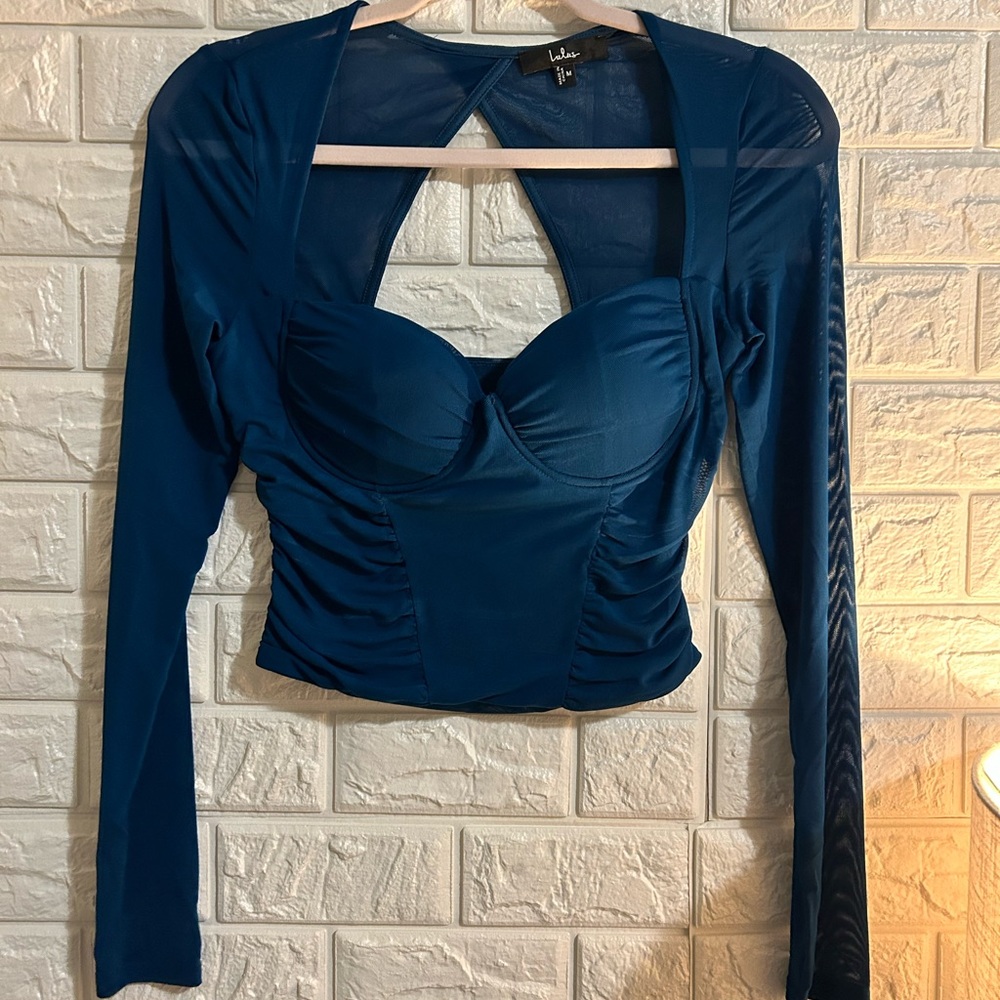 Lulu's M Blue Long Sleeve Crop Blouse with Cut Out. New without tags. Never worn